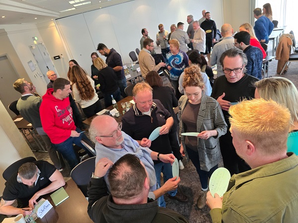 Interaktive Gruppenübung in einem Inhouse Training von tuma Seminare
