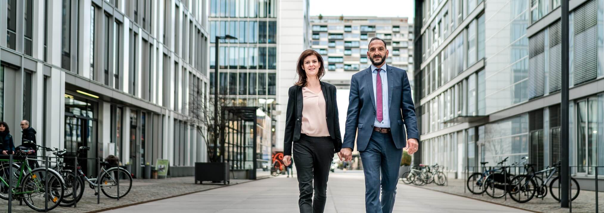 Maja und Tunç Gültekin von tuma Seminare bei einem Business-Training für Unternehmen
